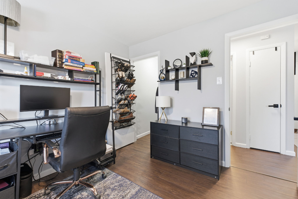 Charming Pet-Friendly Condo Near Georgetown with Parking - Photo 11