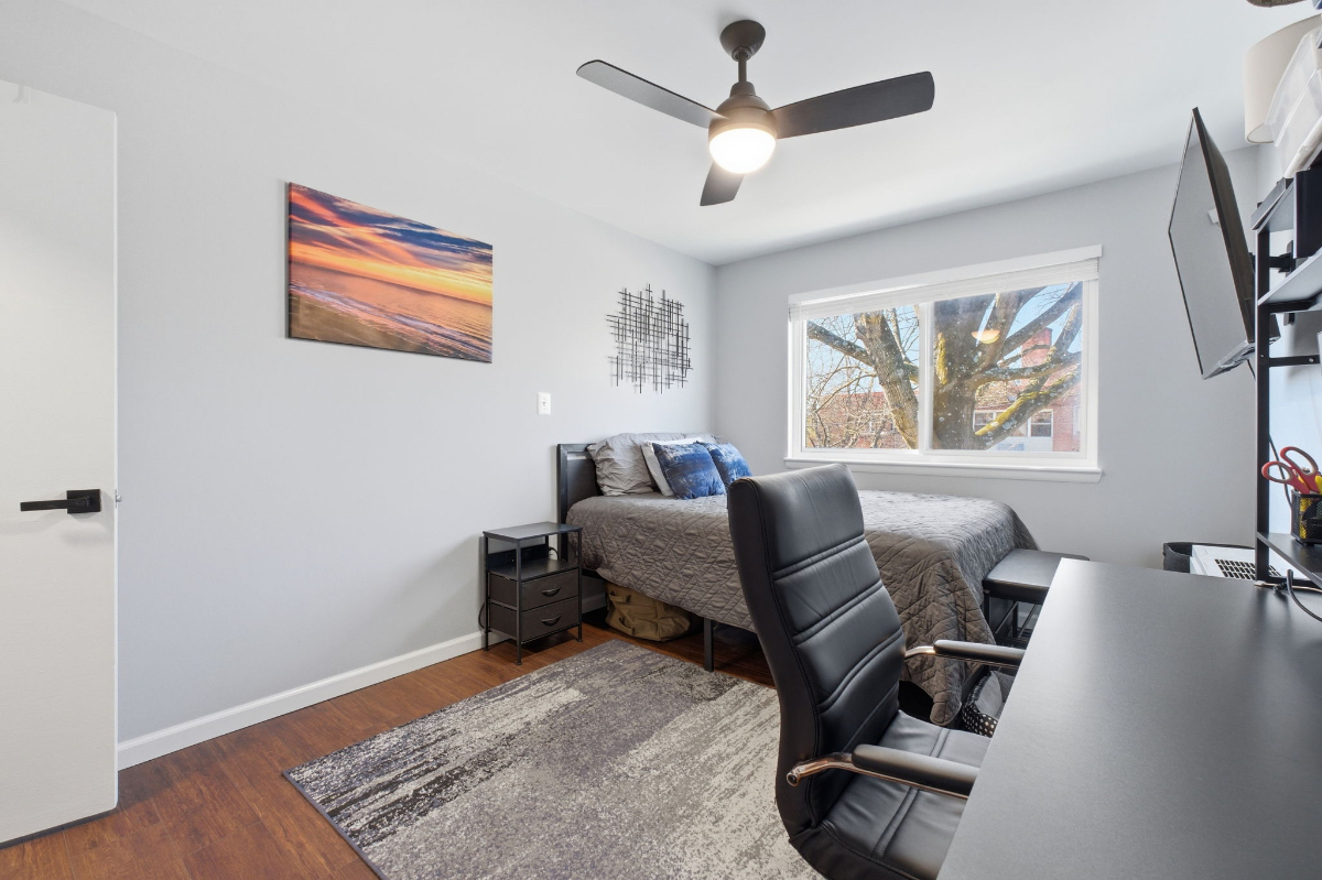 Charming Pet-Friendly Condo Near Georgetown with Parking - Photo 9