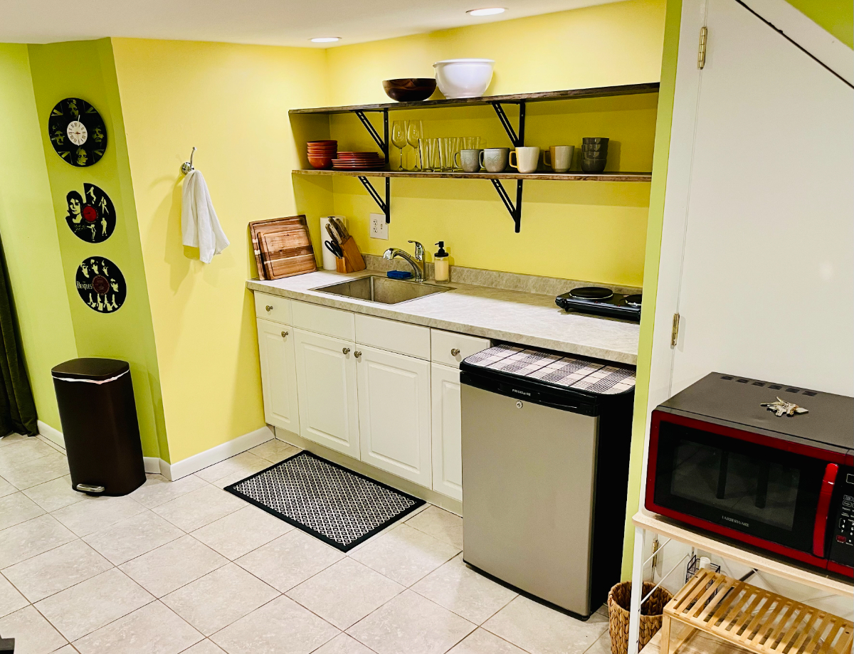 Cozy English Apartment in Safe NW DC - Photo 9