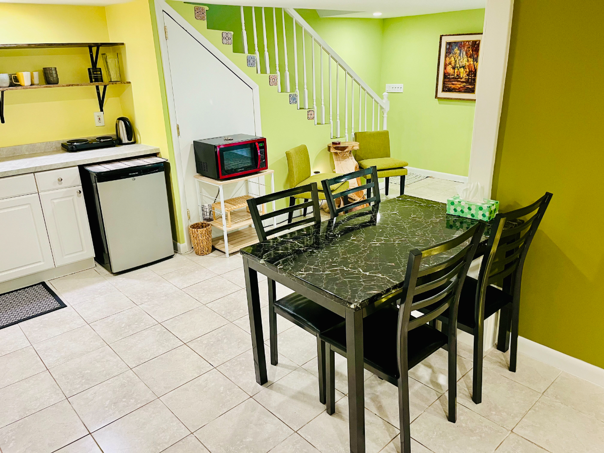 Cozy English Apartment in Safe NW DC - Photo 4