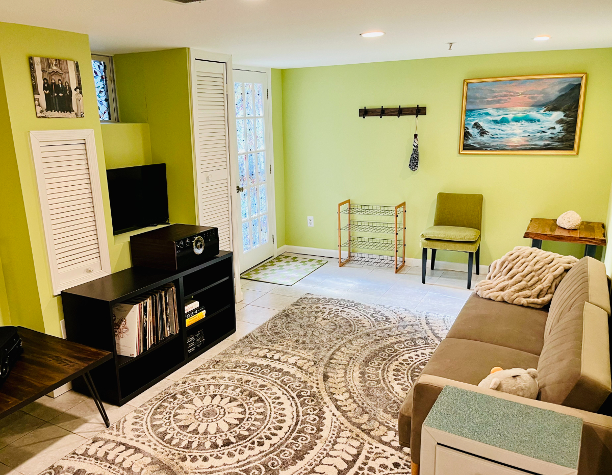 Cozy English Apartment in Safe NW DC - Photo 3