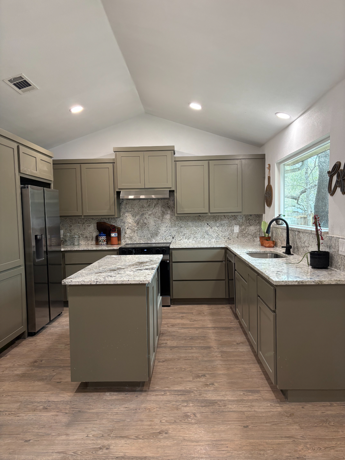 Renovated Single-Story Home with Furnished Bedrooms, Outdoor Entertaining Space, and Easy Light Rail - Photo 3