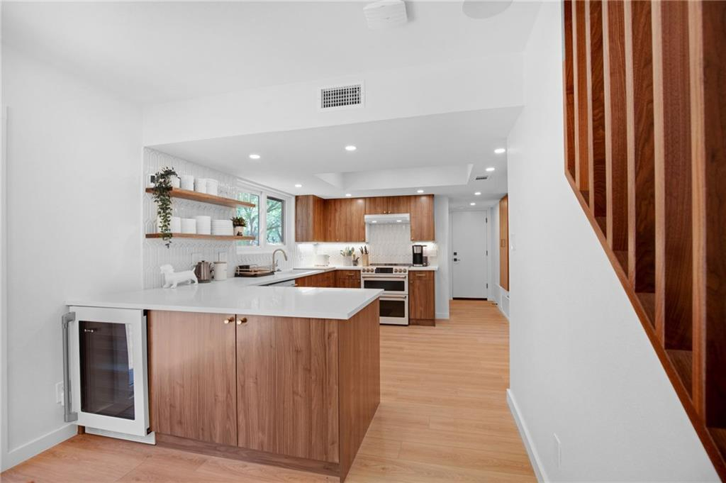 TCH - Comfy 4bd/2.5ba home in Austin w/ Workspace - Photo 10
