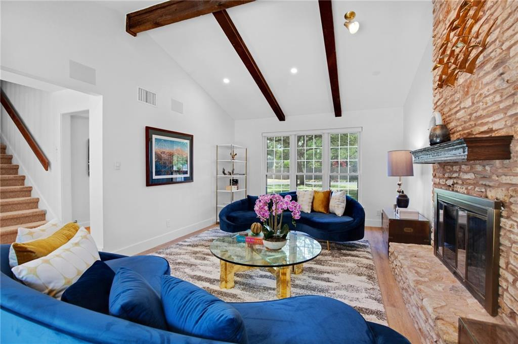 TCH - Comfy 4bd/2.5ba home in Austin w/ Workspace - Photo 3