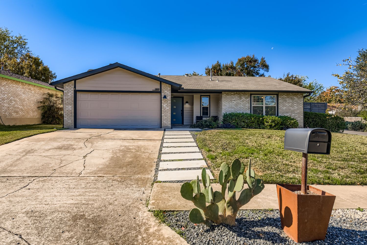 TCH - 3bd/2.5ba home in Austin w/ Workspace - Photo 2