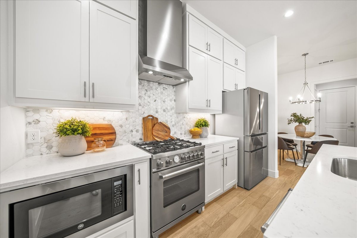TCH-Comfy 3bd/3.5ba home in Arlington w/ Workspace - Photo 6