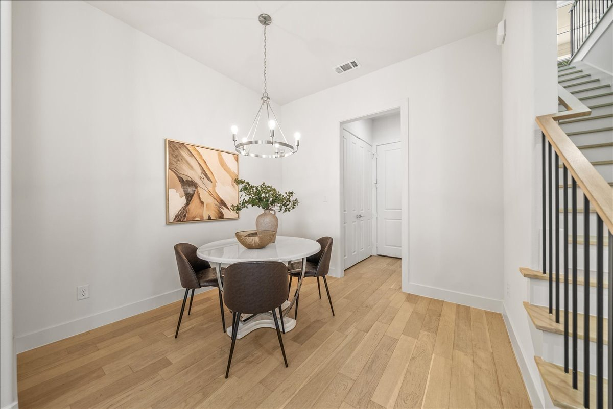 TCH-Comfy 3bd/3.5ba home in Arlington w/ Workspace - Photo 11