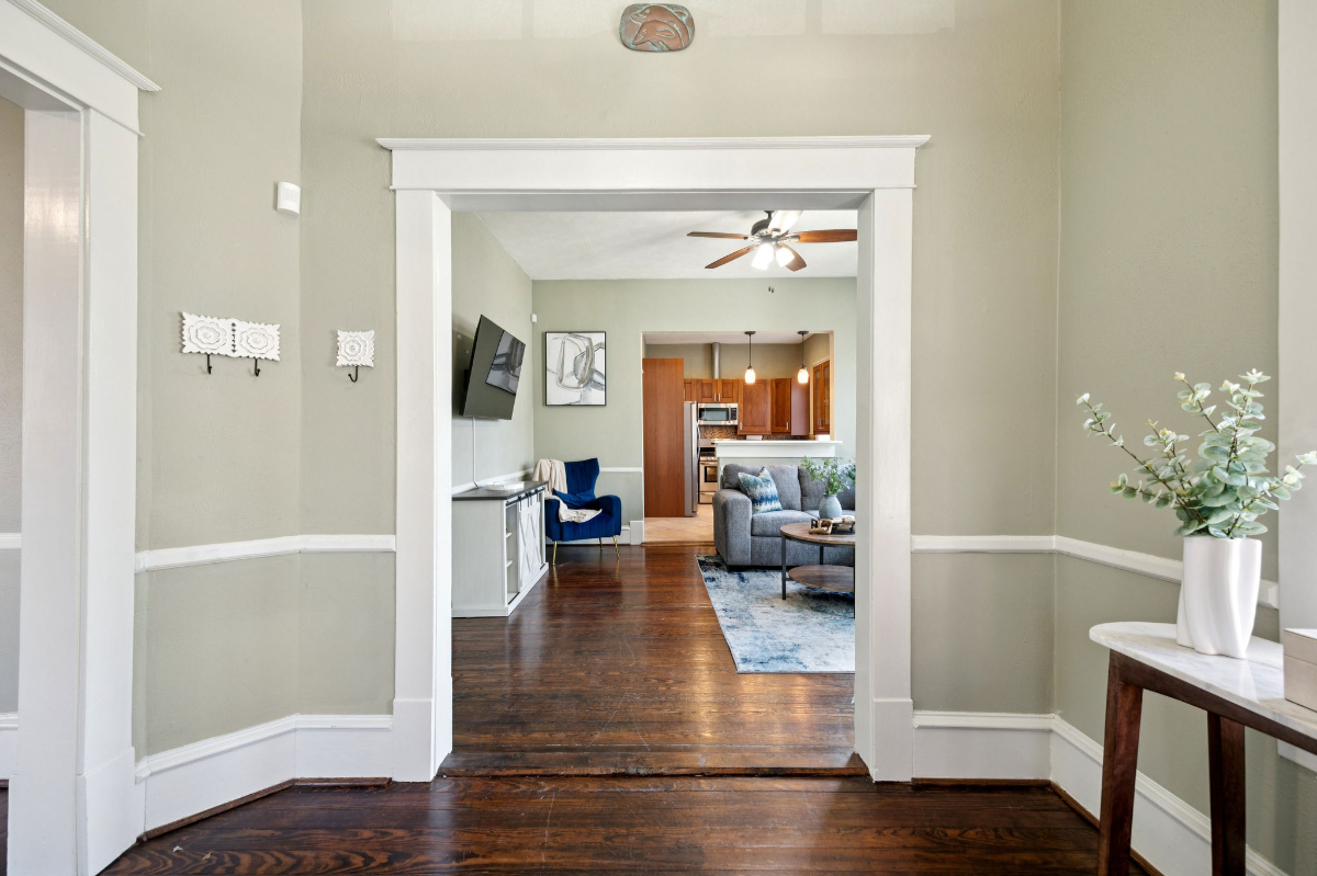 TCH - Cozy 3bd/2ba home in Dallas w/ Workspace - Photo 4