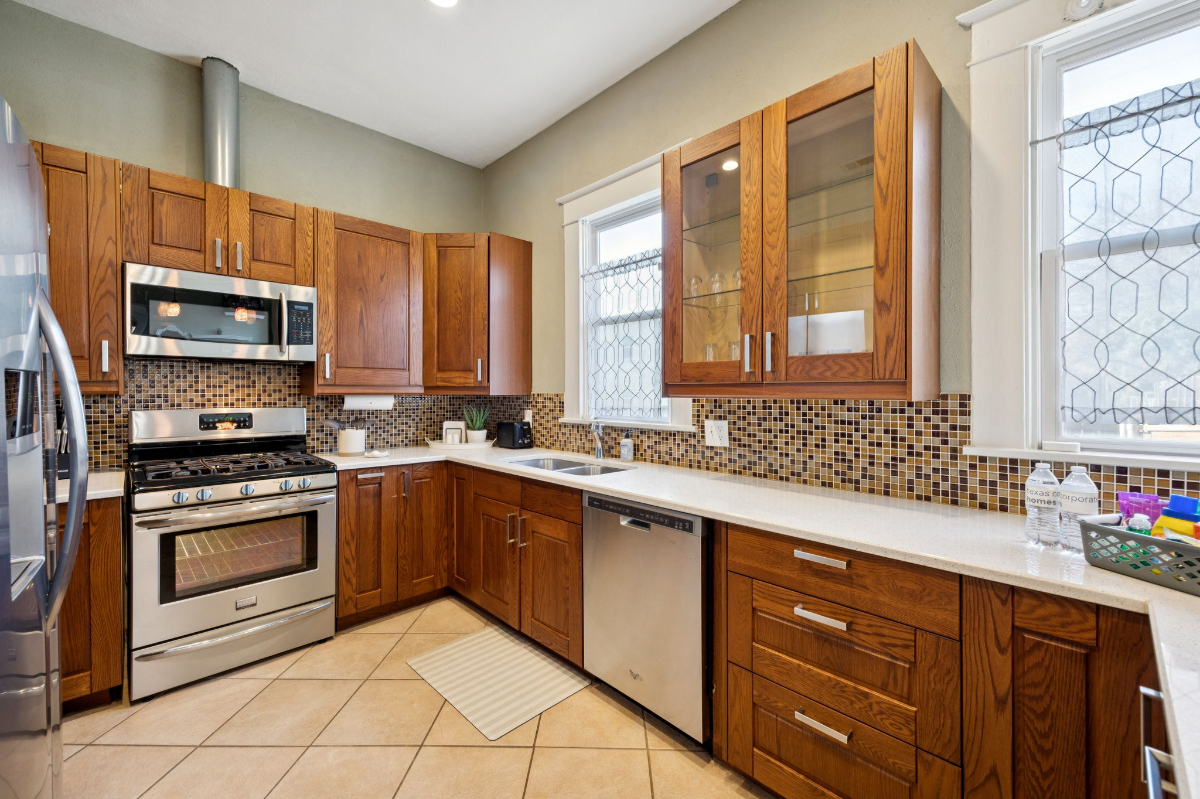 TCH - Cozy 3bd/2ba home in Dallas w/ Workspace - Photo 8