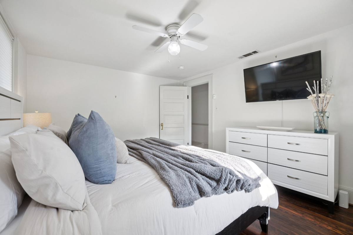 TCH - Cozy 3bd/2ba home in Dallas w/ Workspace - Photo 12