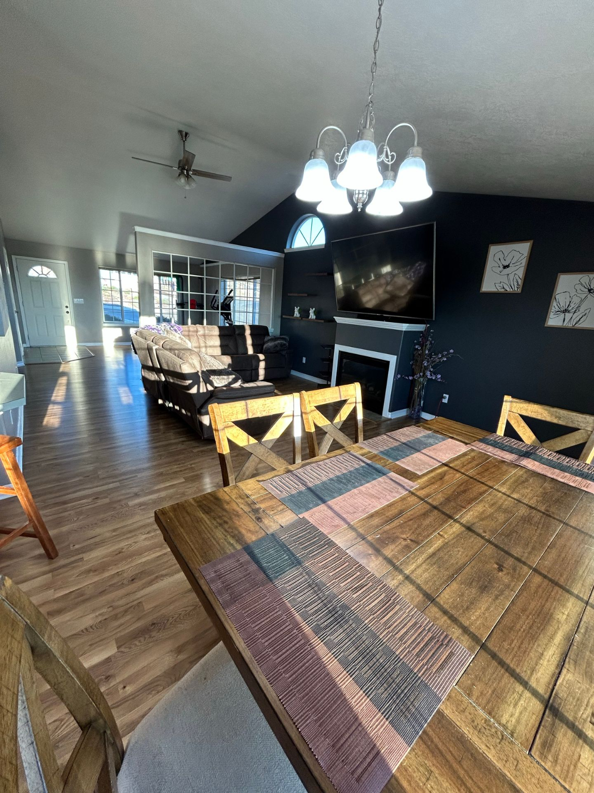 Short term Furnished Home - Photo 3