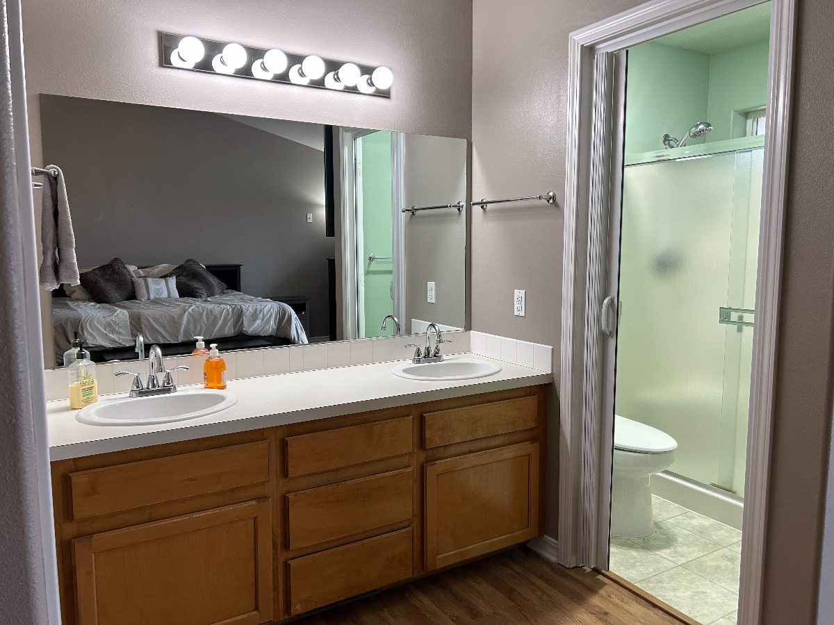 Short term Furnished Home - Photo 5