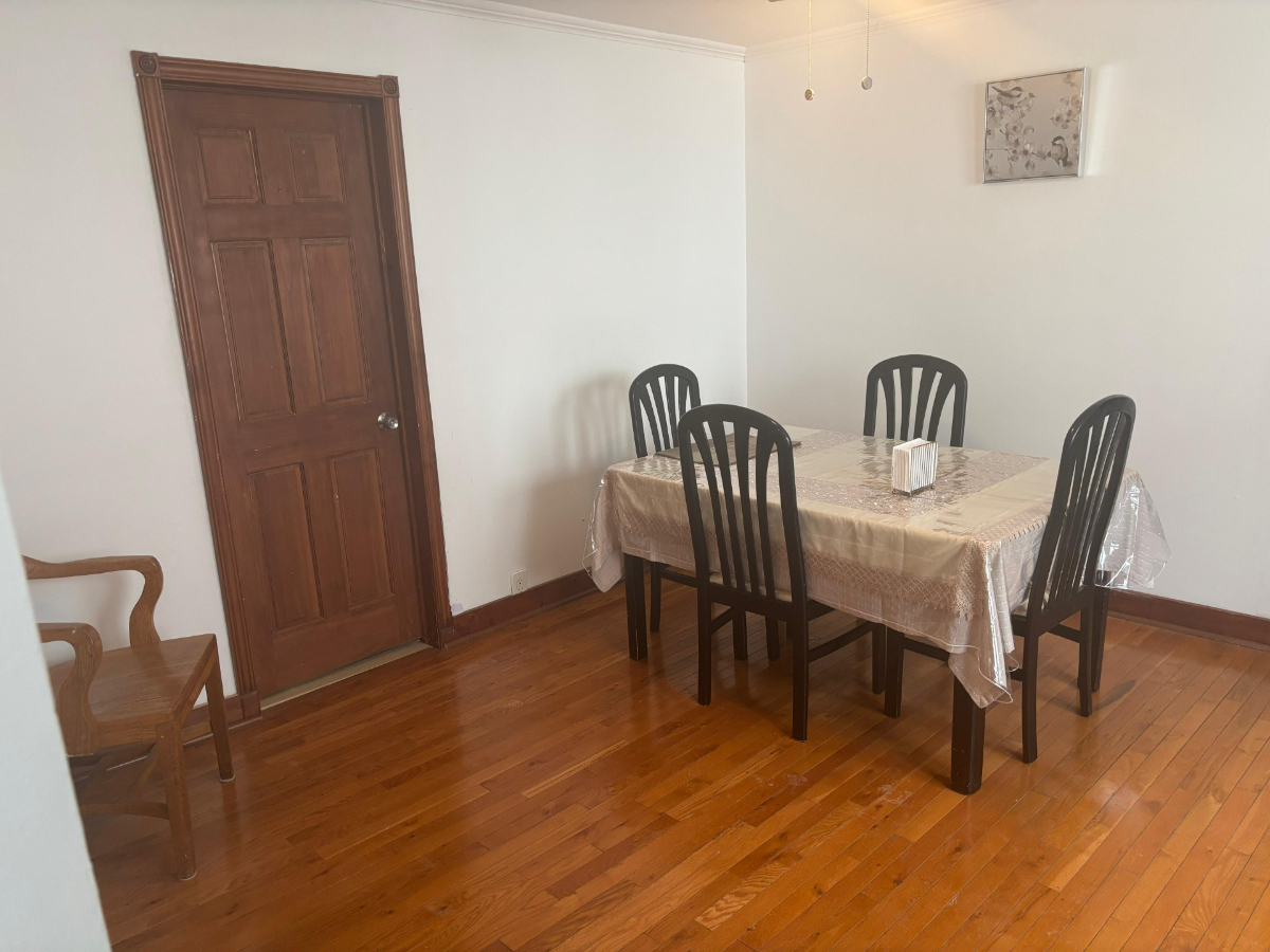 Inviting Home Offering Private Room with Convenient Access to Major Hospitals - Photo 4
