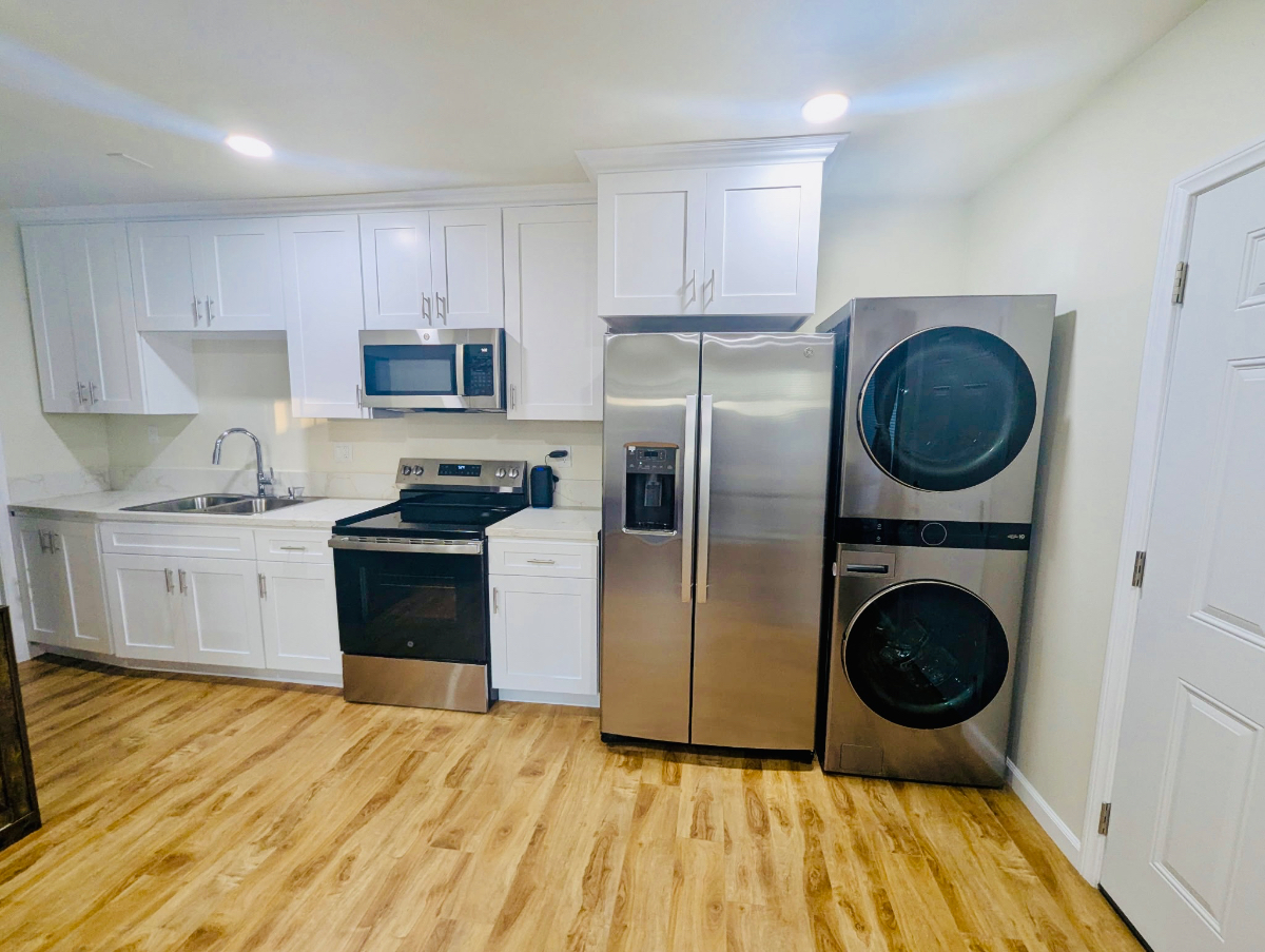 Private Stylish LA Guest House near LAX, SoFi, DTLA, Beaches - Photo 3