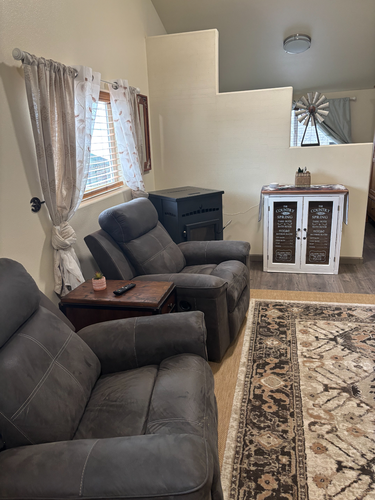 Serene & Inviting Gated Apartment With Private Deck Just Minutes From St. Charles Prineville - Photo 3