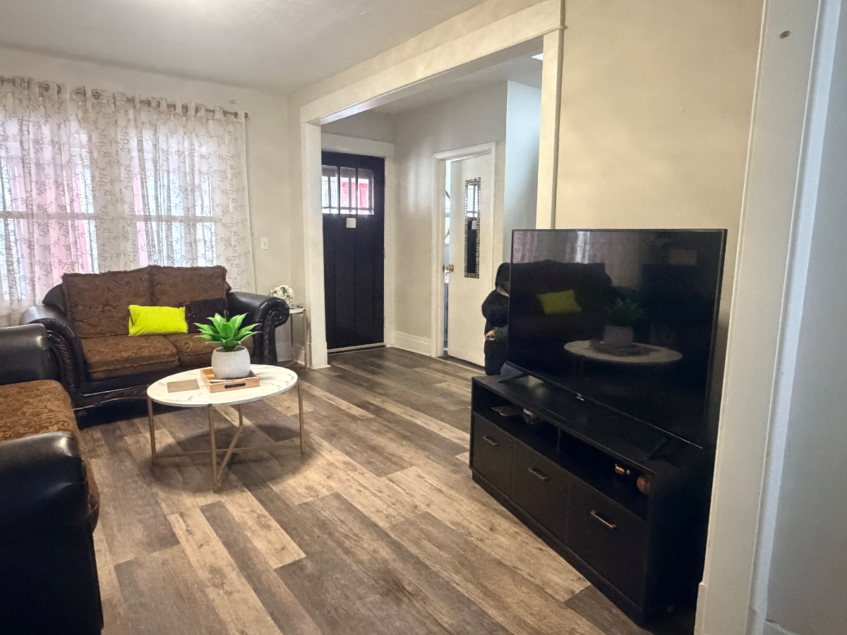BEAUTIFUL COZY ROOM PLUS OFFICE NEAR MAJOR HOSPITALS AND INSTITUTIONS - UNIVERSITY HEIGHTS - BUFFALO - Photo 1