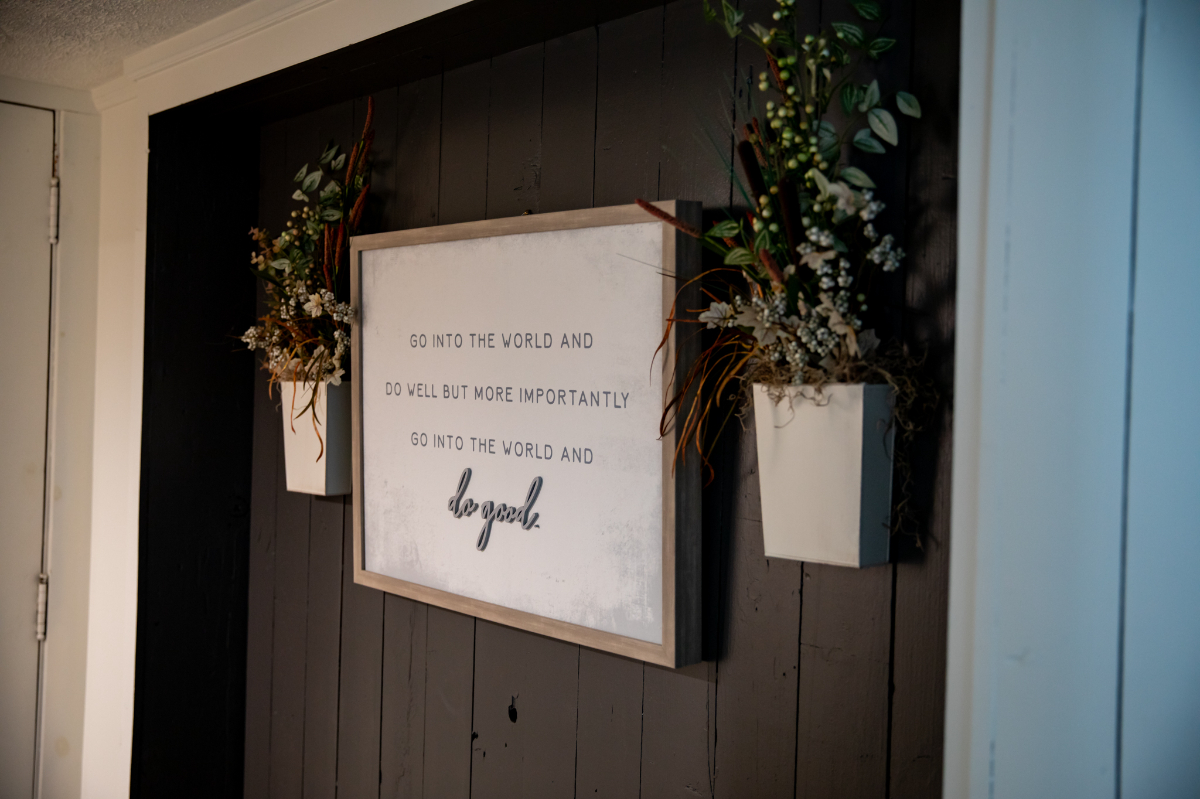 Hanigans Hideout - Photo 3