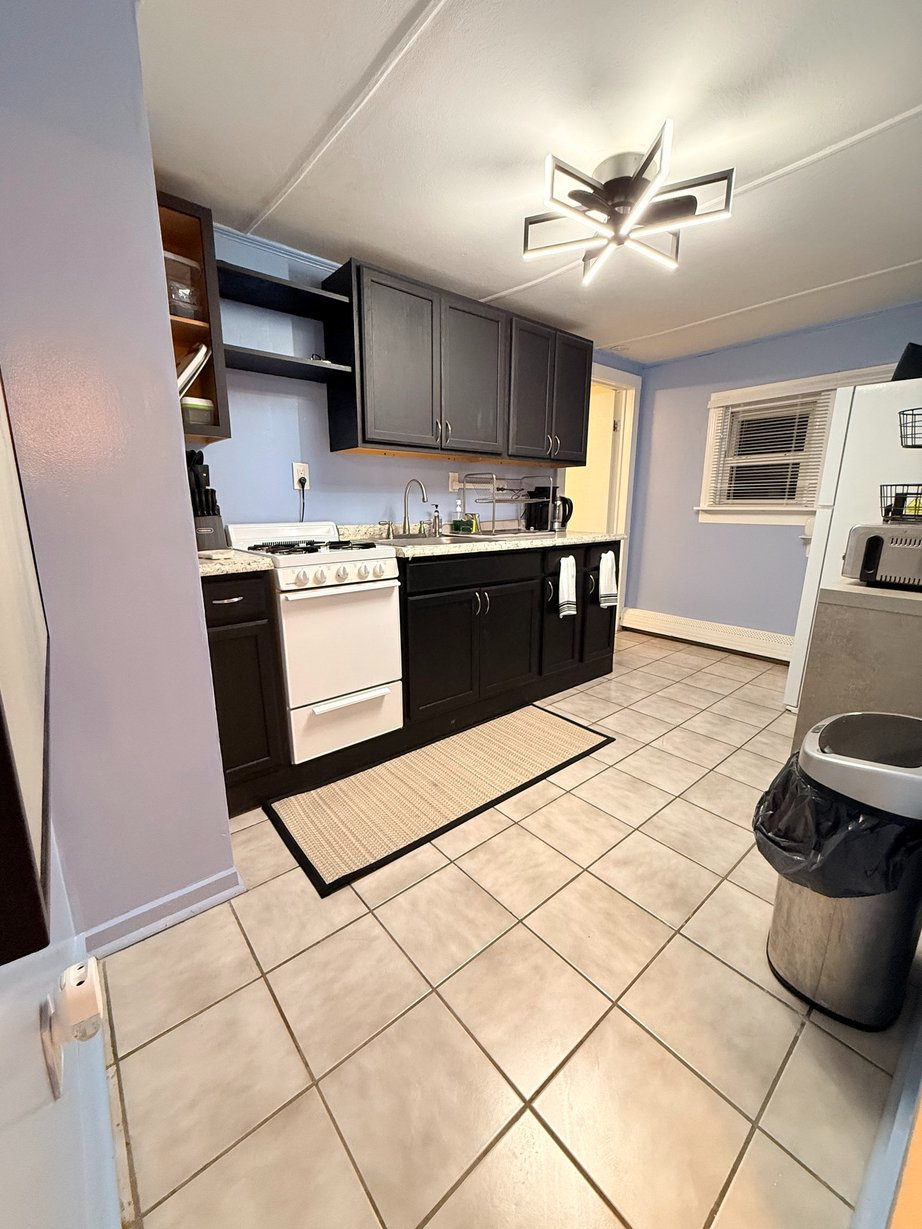 Charming 2nd FL 1BR Apartment - Photo 6