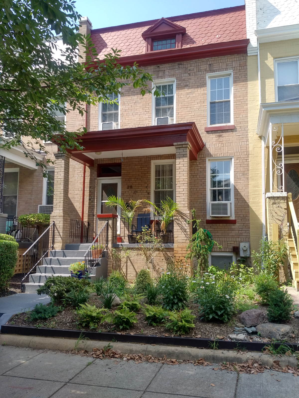Charming Historic Row House in Prime DC Location - Photo 1