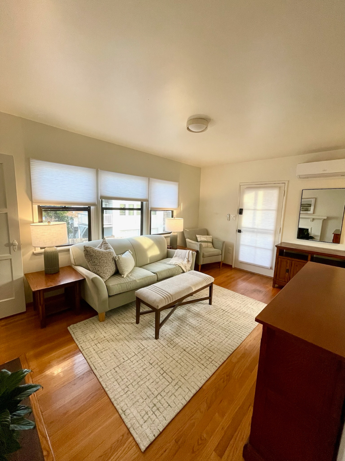 1 bed/1 bath Kensington Craftsman (2nd floor) - Photo 1