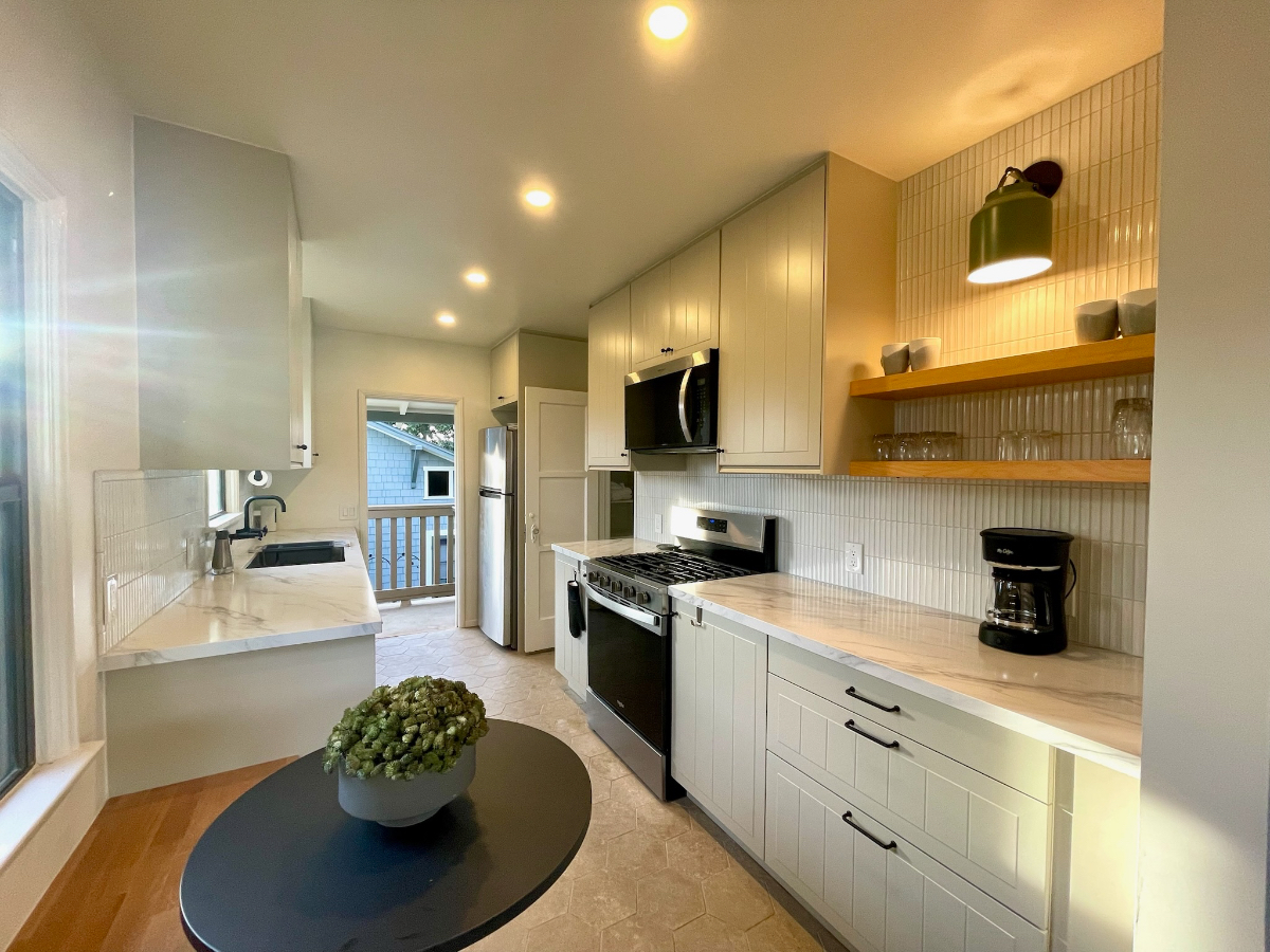 1 bed/1 bath Kensington Craftsman (2nd floor) - Photo 2