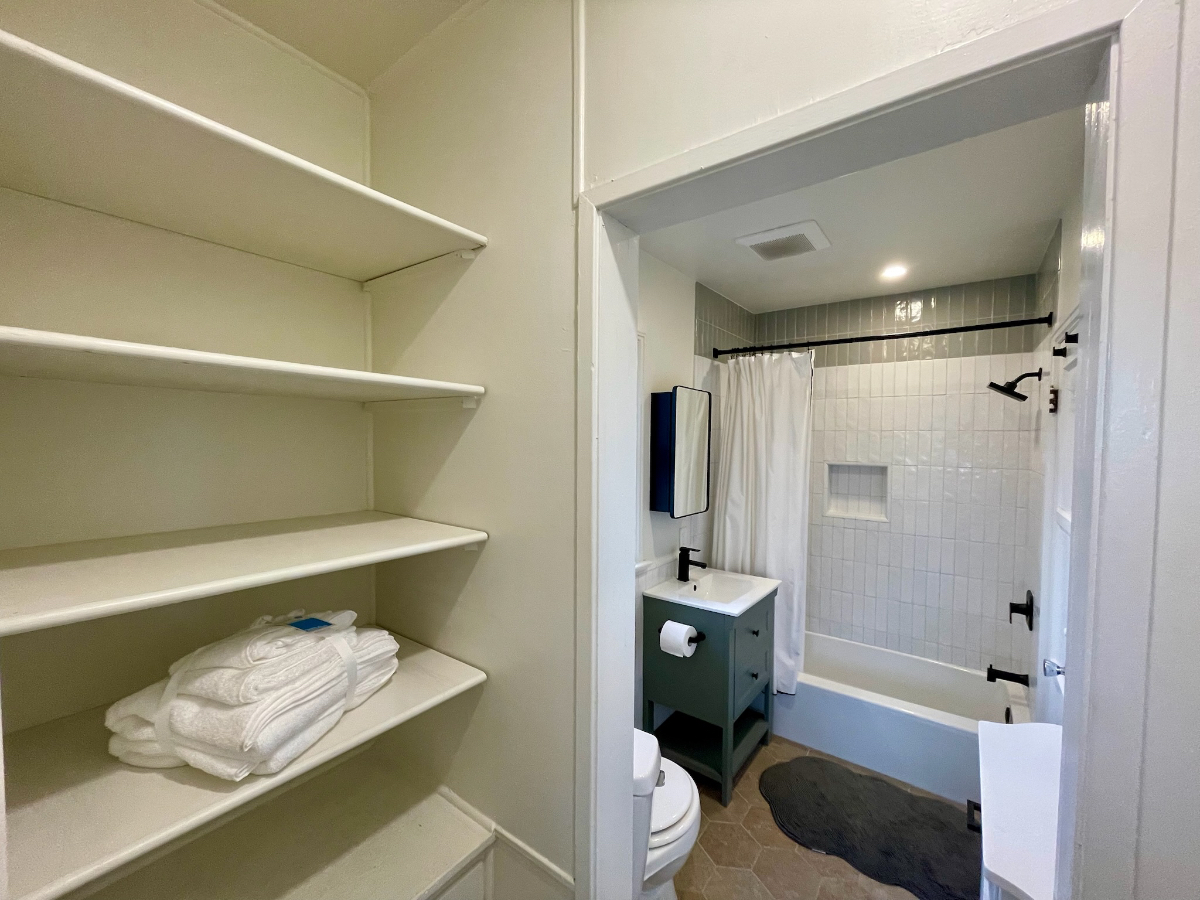 1 bed/1 bath Kensington Craftsman (2nd floor) - Photo 6