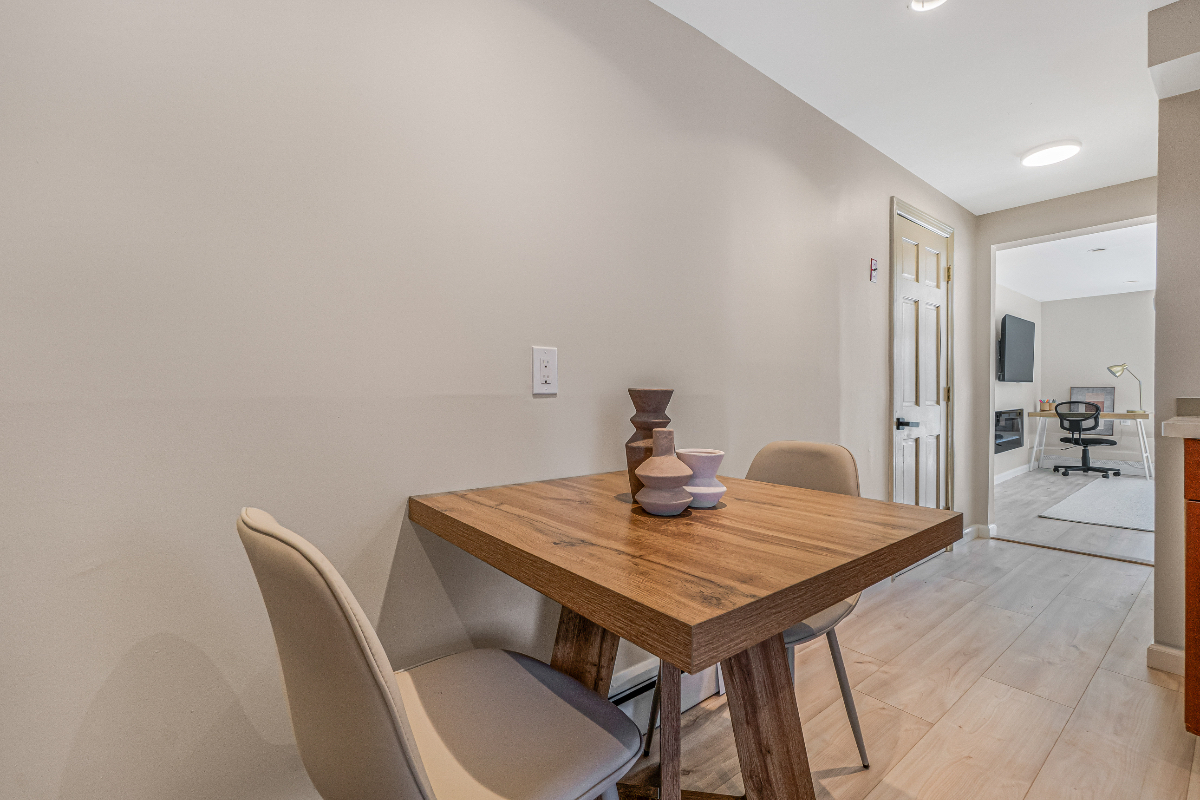Bright One-Bedroom Apartment with Modern Comforts and Easy Access to Westwood Station - Photo 5