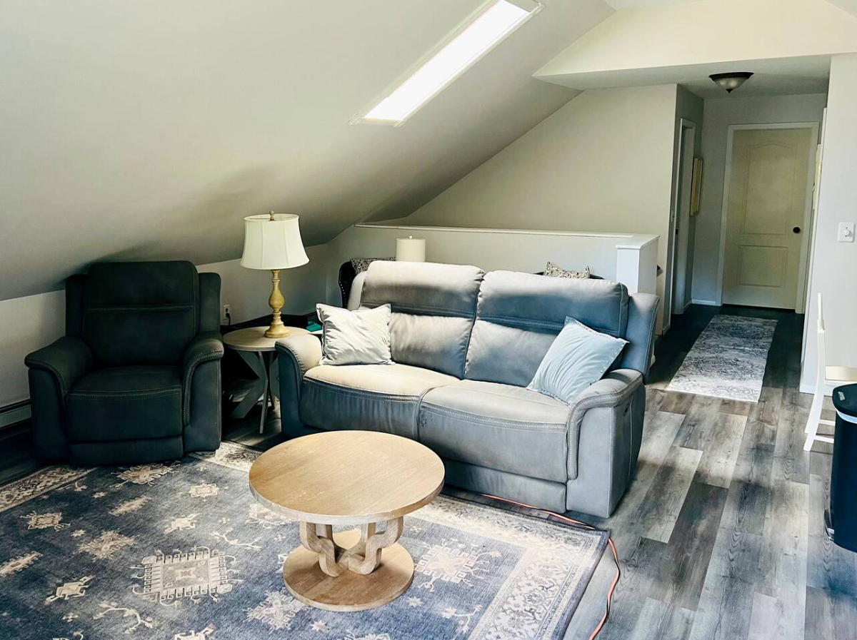 Fully Furnished Two Bedroom Apartment With Private Entrance Near Mount Peter, Greenwood Lake And War - Photo 4
