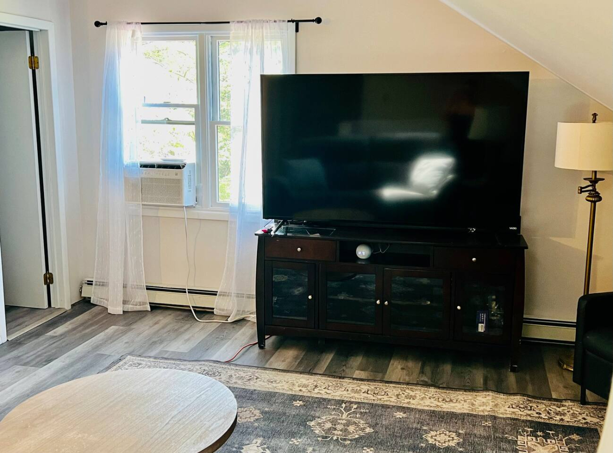 Fully Furnished Two Bedroom Apartment With Private Entrance Near Mount Peter, Greenwood Lake And War - Photo 5