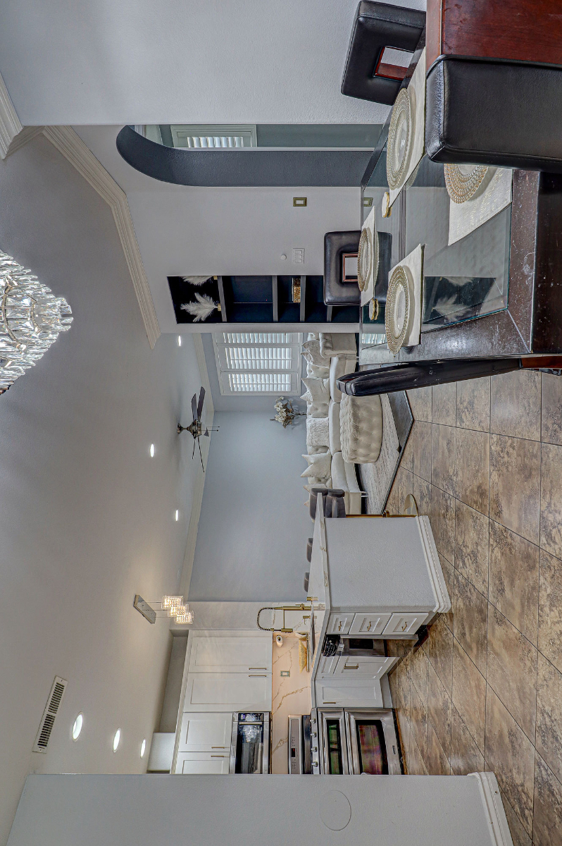Comfortable Second Floor Bedroom With Utilities Included & Access To Pool And Gym From The Gated Community - Photo 2