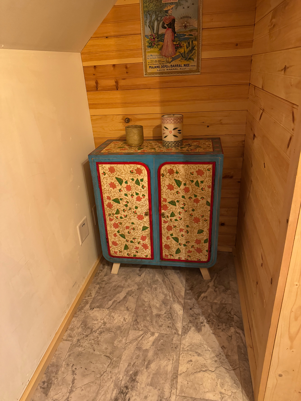 Pet friendly charming 2nd floor Studio - Photo 7