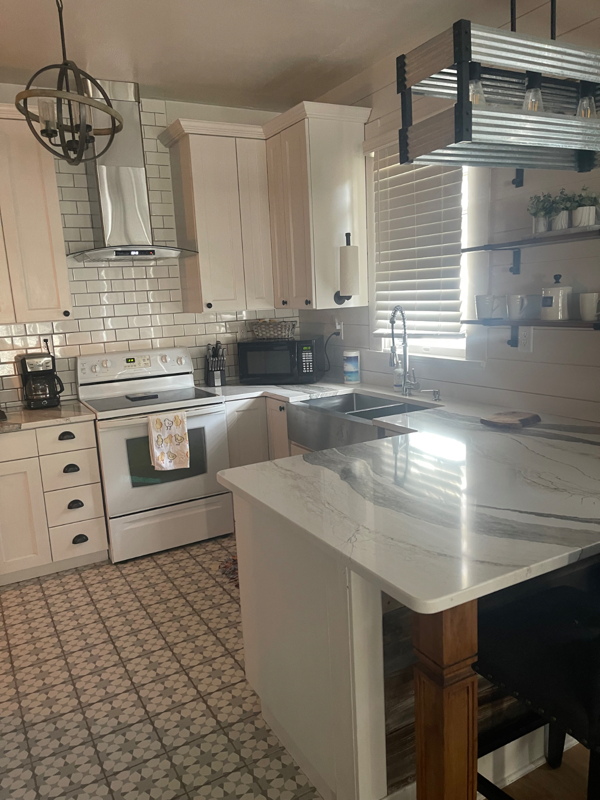 Beautifully Remodeled 2-Bedroom Home Near Downtown - Photo 5