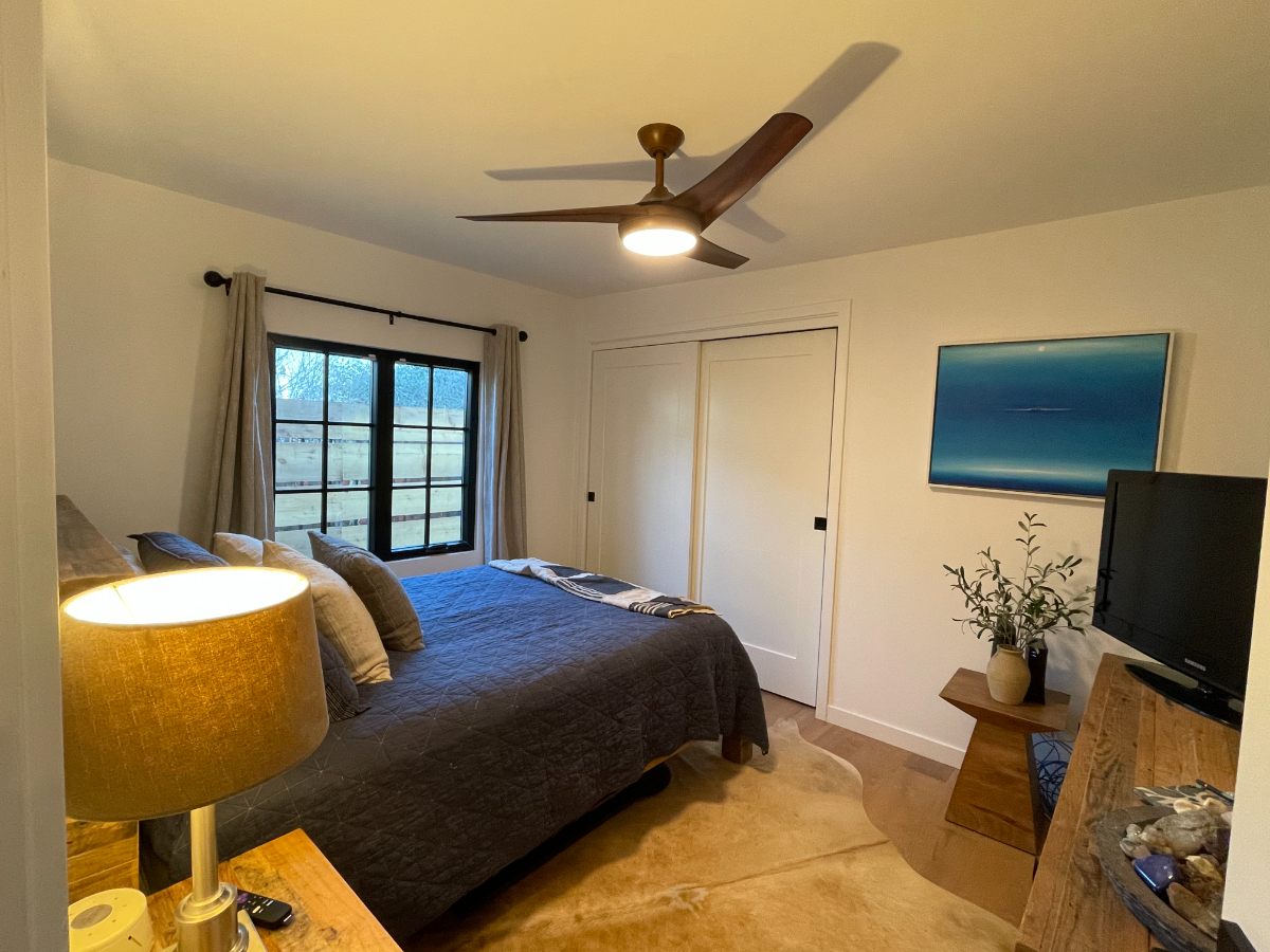 One Bedroom Plus Den in West Adams - Photo 3