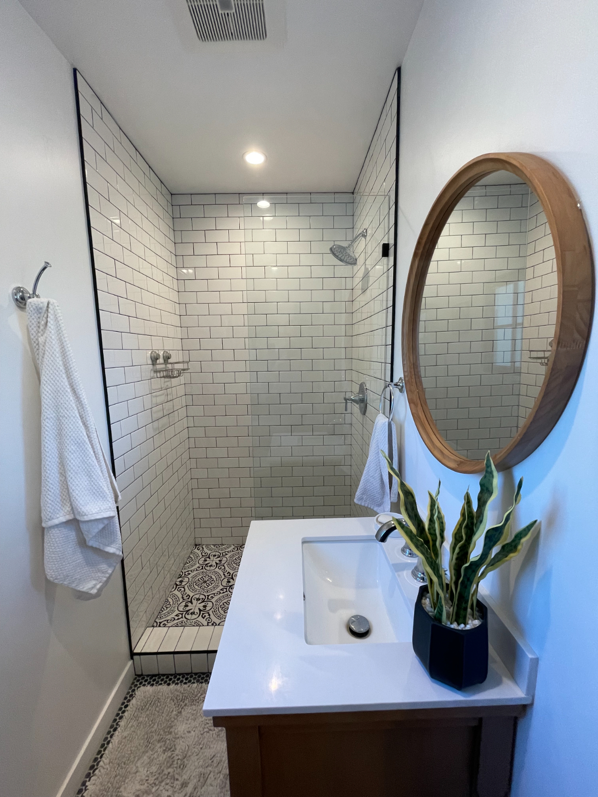 One Bedroom Plus Den in West Adams - Photo 6