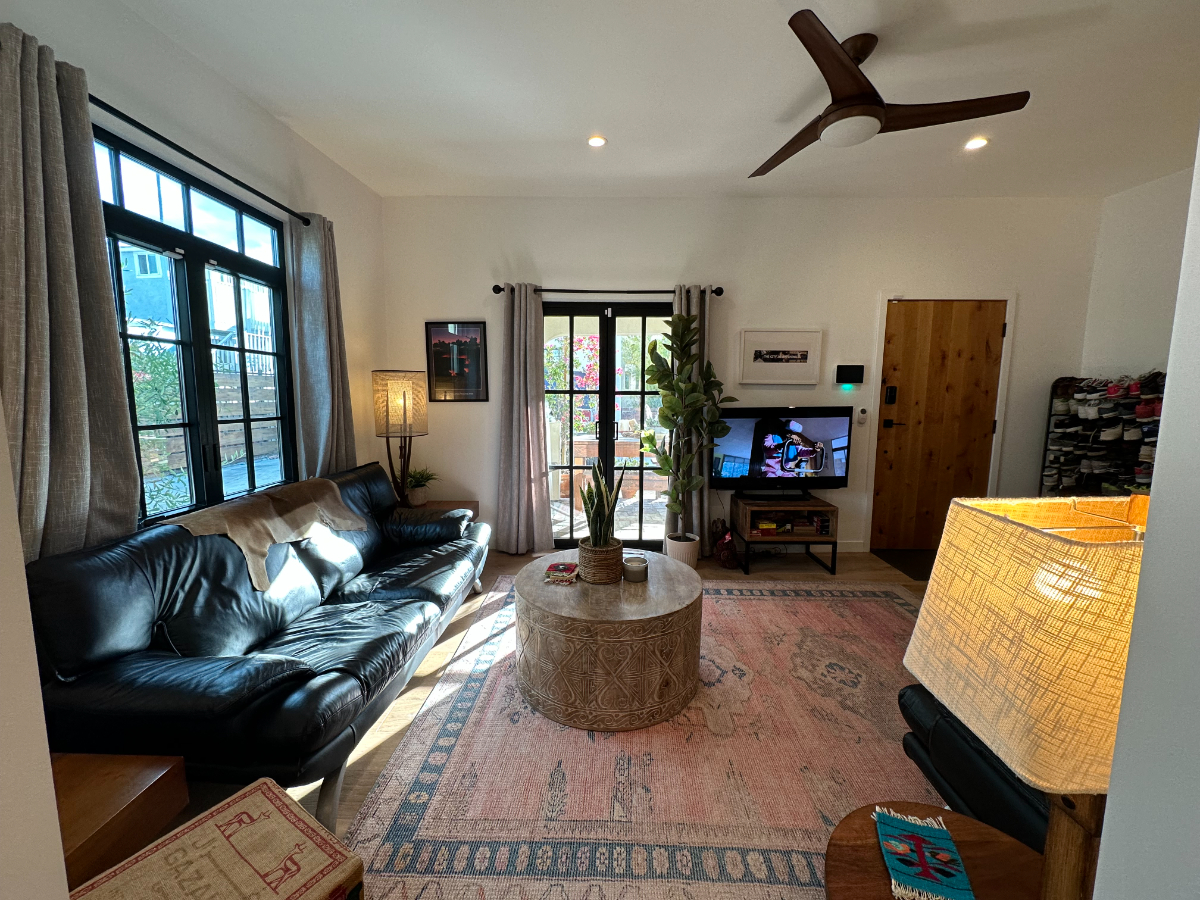 One Bedroom Plus Den in West Adams - Photo 1
