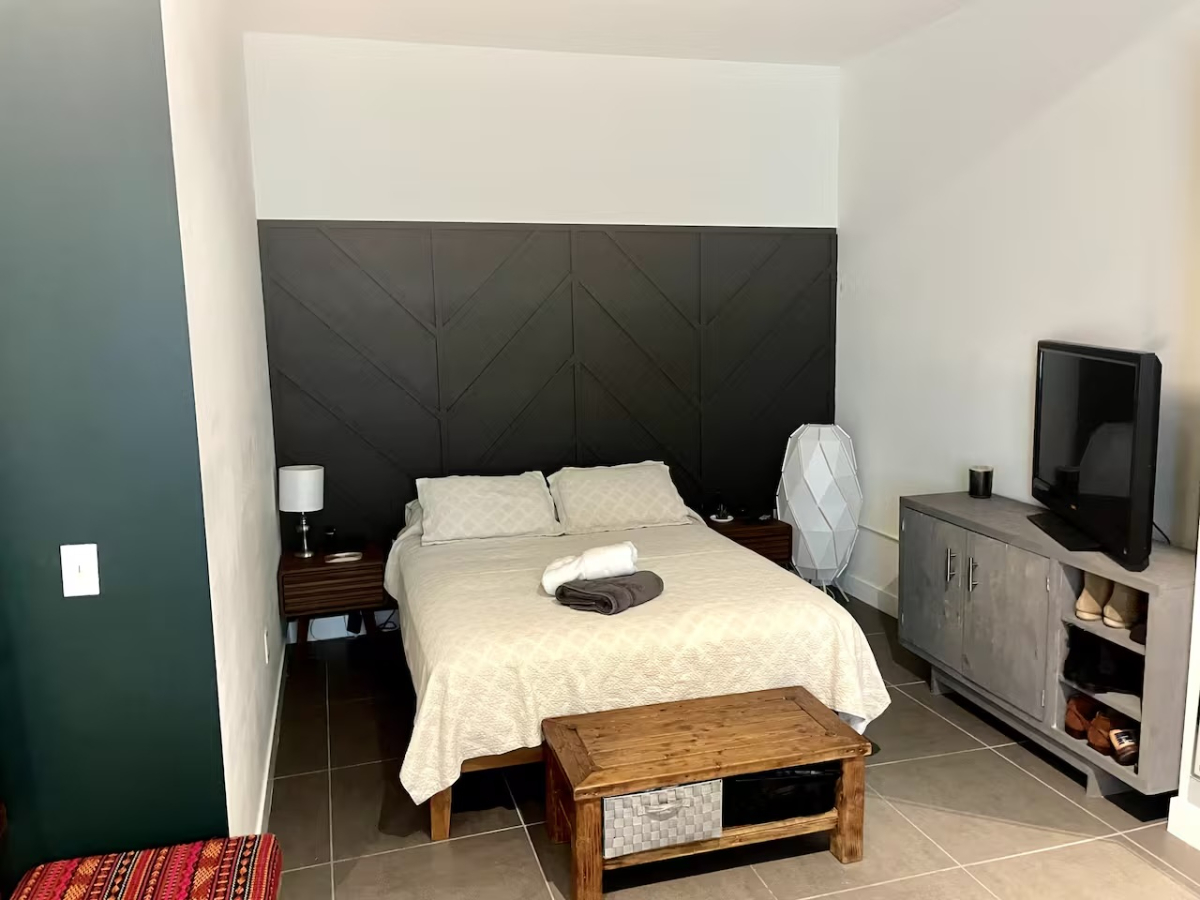 Spacious Modern Downtown LA Condo with Rooftop Amenities - Photo 5
