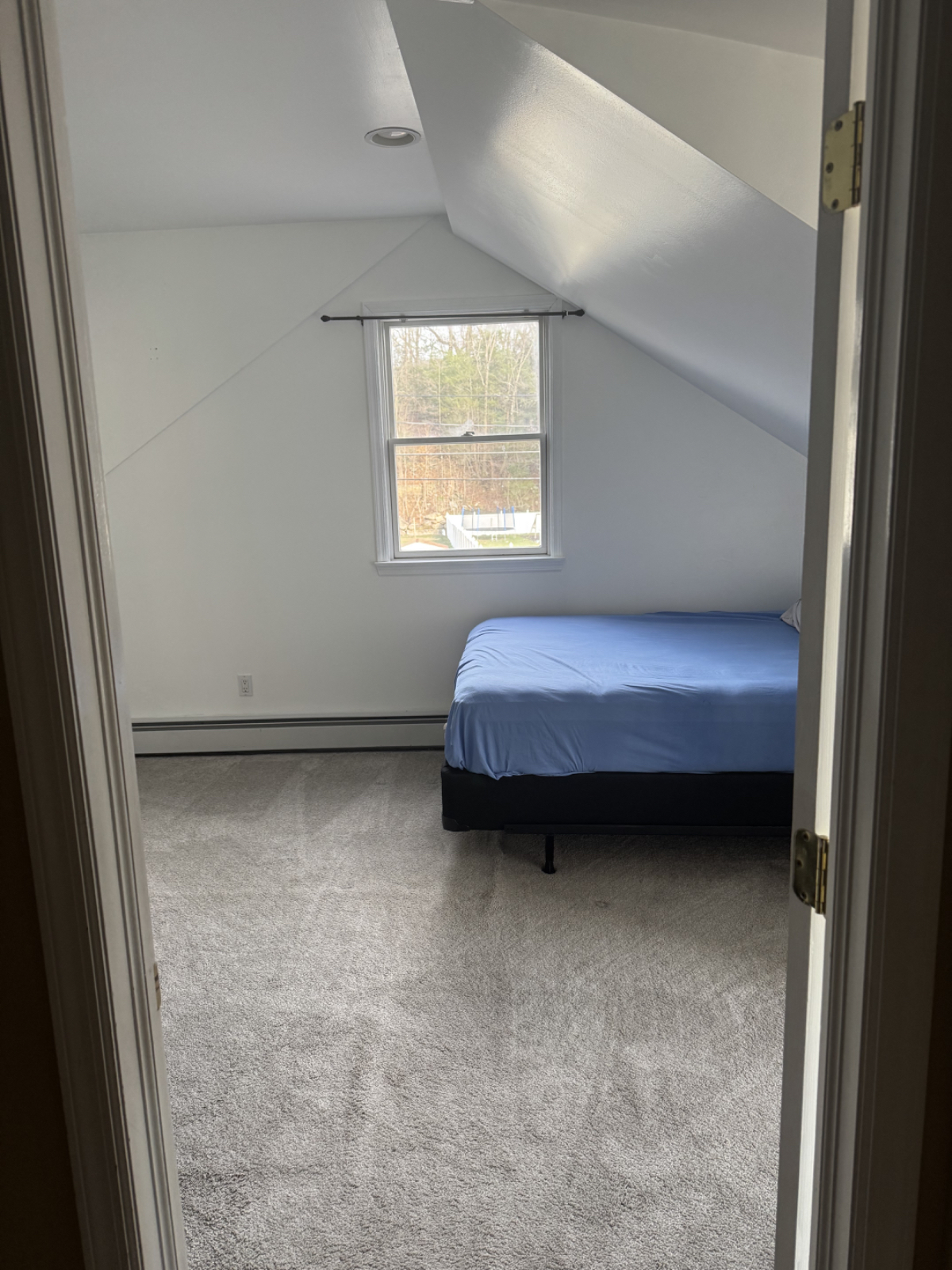 Furnished room with private bathroom - Photo 2