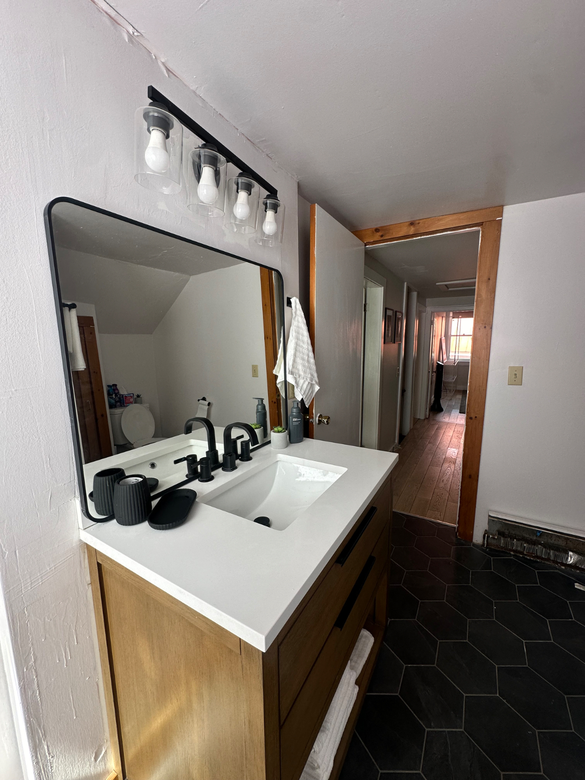 Rustic home in northfield - Photo 7