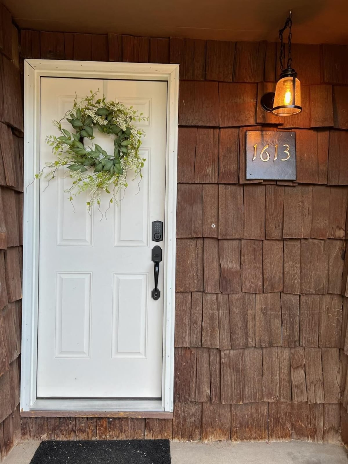 newly remodeled 3 bed, 1.5 bath, den, mountain view townhouse - Photo 4