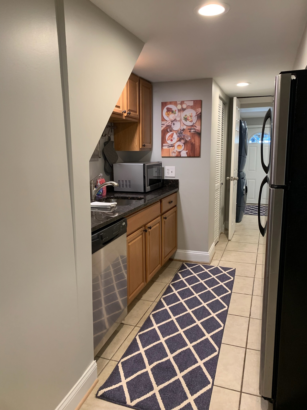 2br English Basement with Private Parking - Photo 7