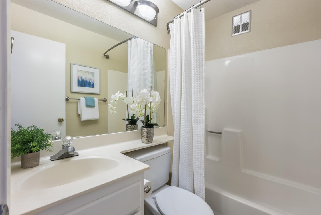 Furnished Bedroom & Bathroom - 1 Mile to Kaiser San Jose - Photo 5