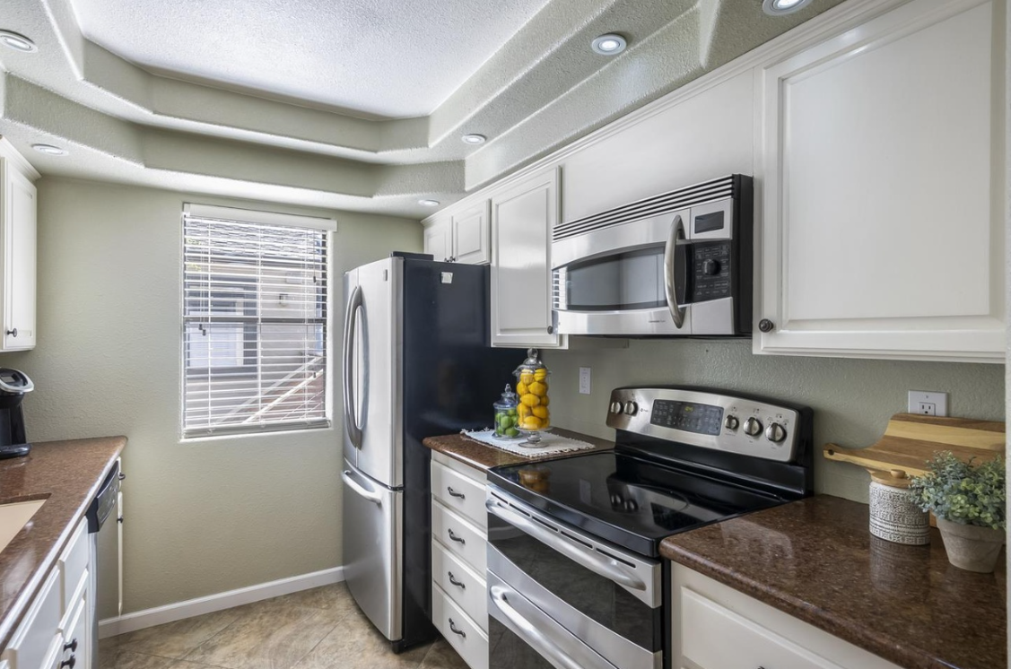 Furnished Bedroom & Bathroom - 1 Mile to Kaiser San Jose - Photo 6