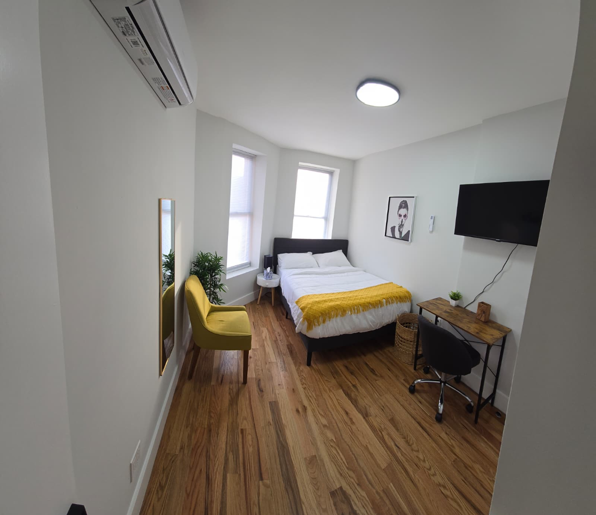 Apt 3 Rm 2 - Private room, Fast Wi-Fi & W/D near Train - Photo 4