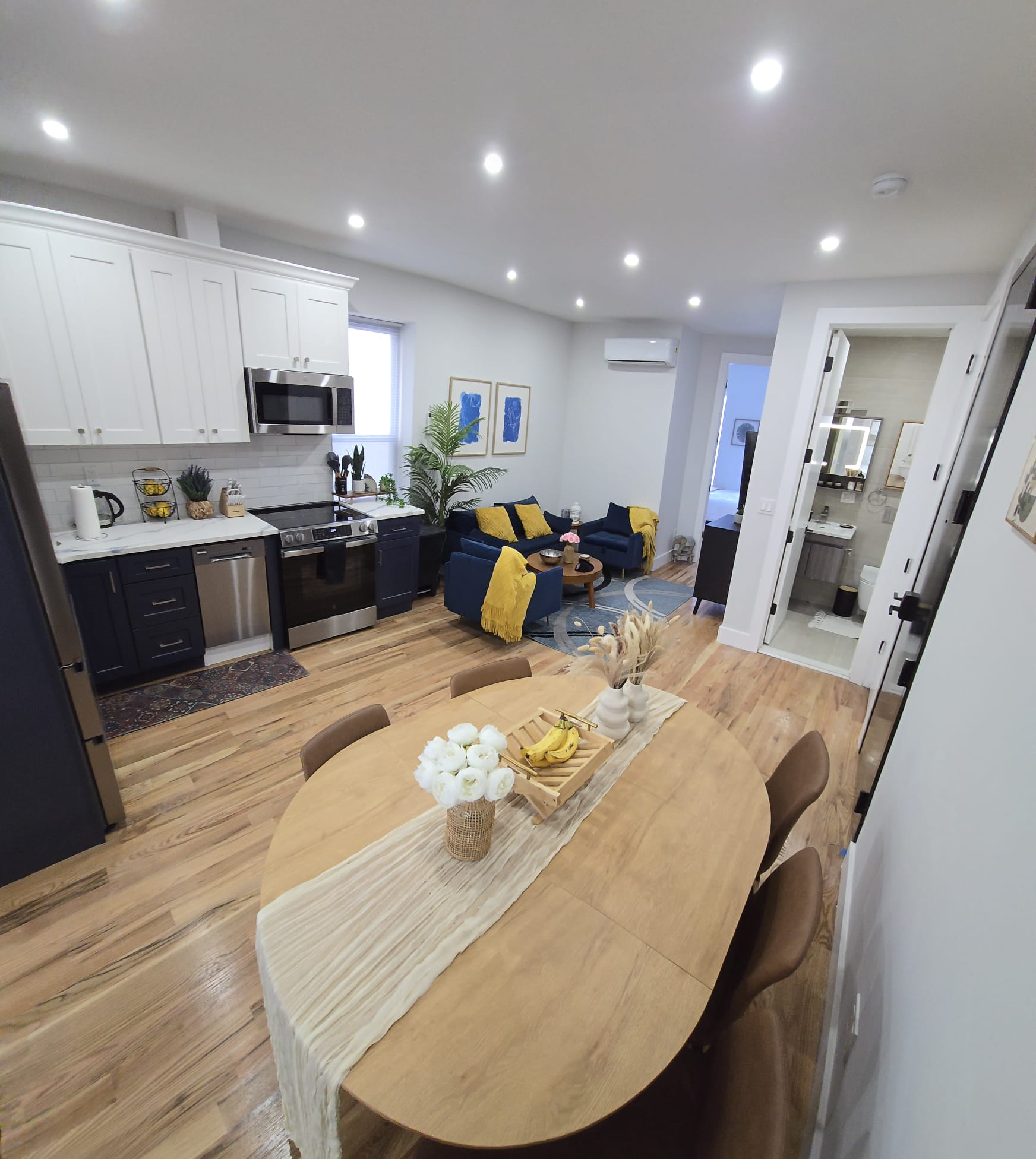 Apt 3 Rm 2 - Private room, Fast Wi-Fi & W/D near Train - Photo 12