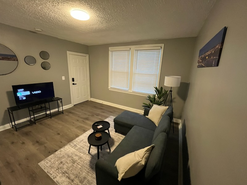 Urban 1 Br Calm - Photo 1