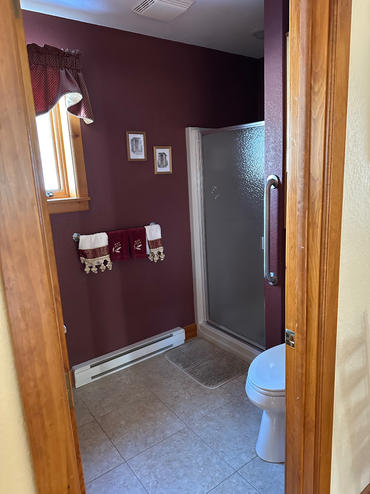 Private Master Bedroom in Shared Home - Photo 5
