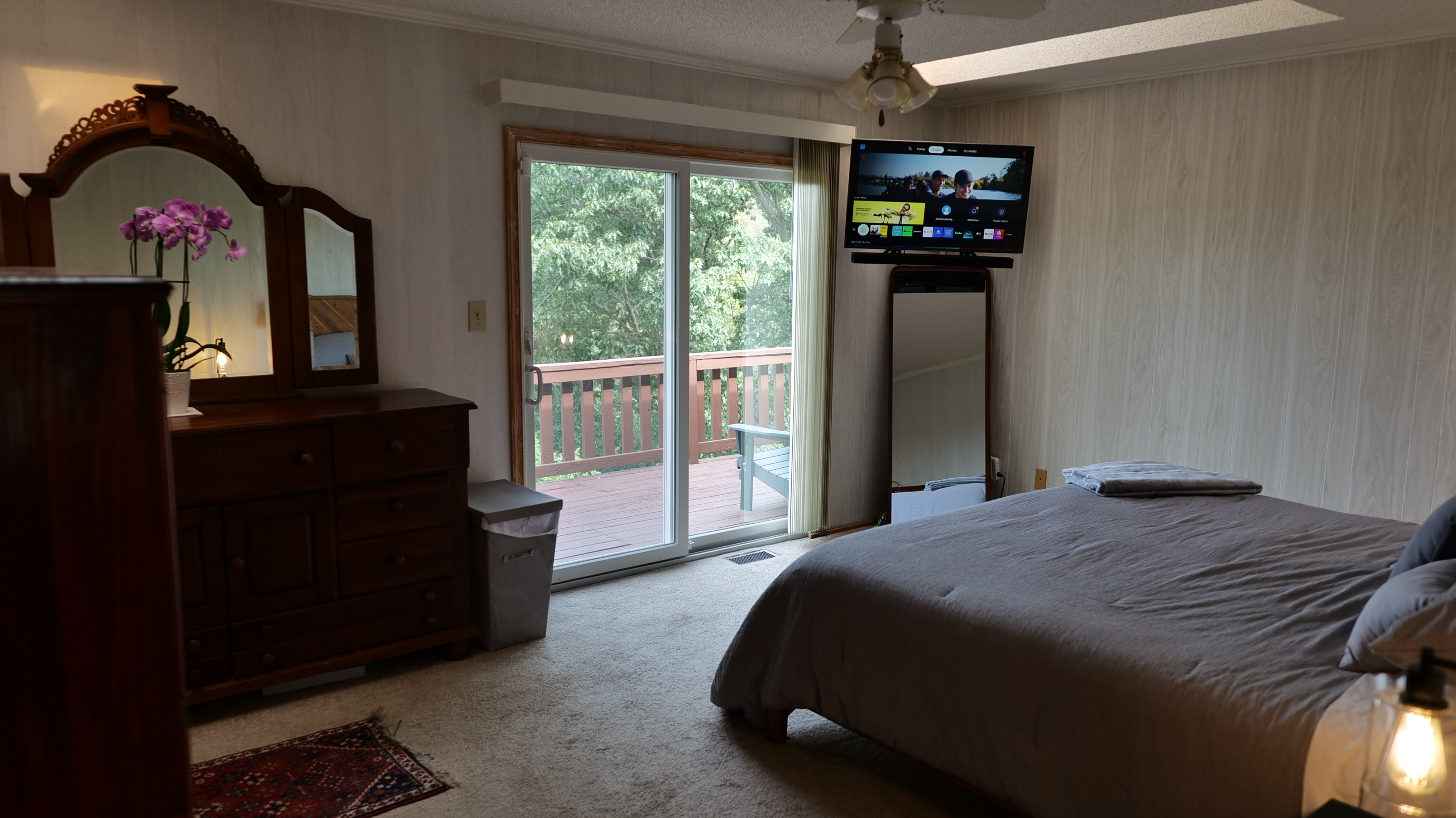 Riverdale - a peaceful, forest retreat with stunning views near historic Harpers Ferry. - Photo 1