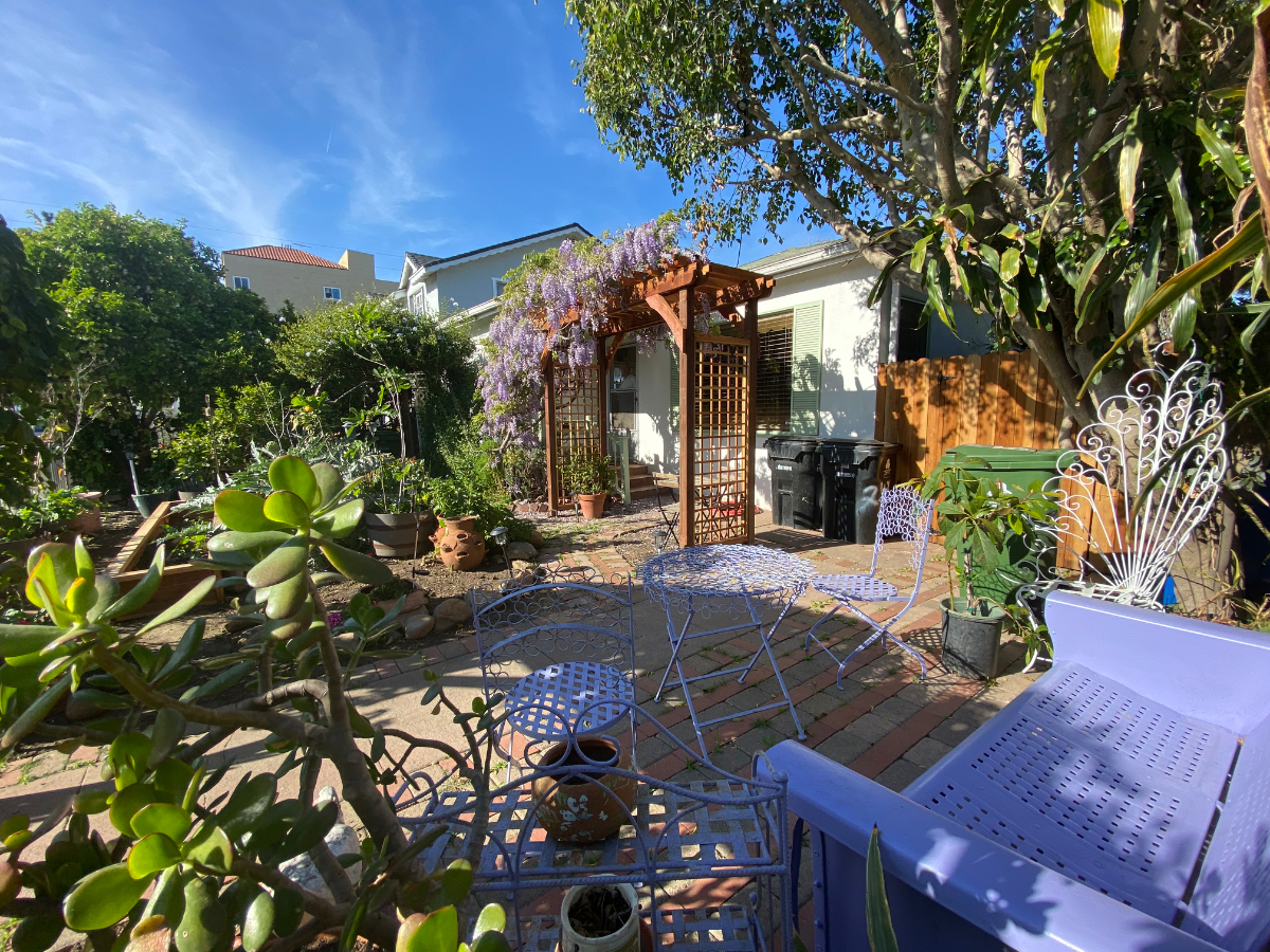 Sunny French-Country Cottage/ Organic Gardens & Outdoor Living - Photo 1