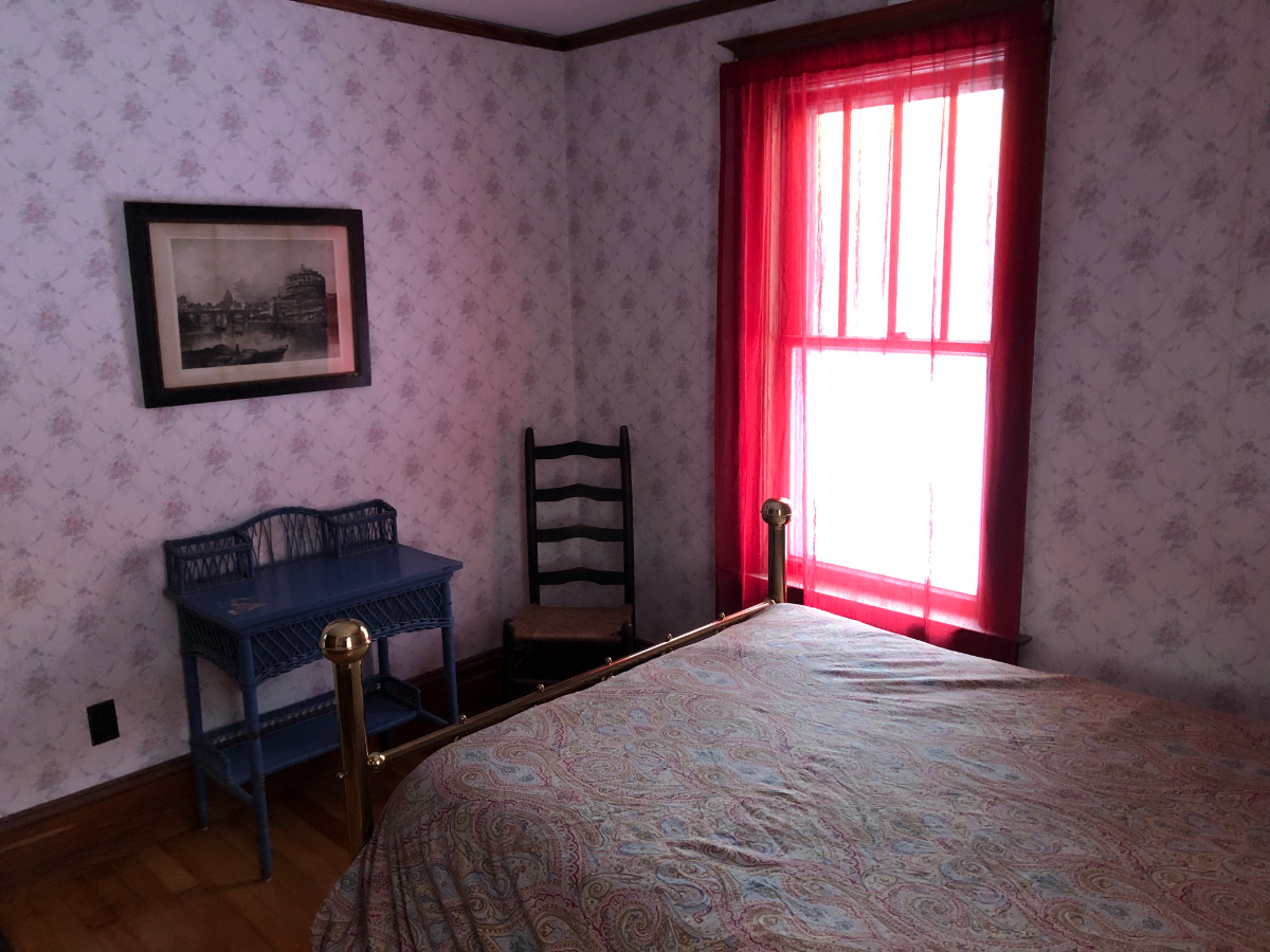 2 Private BedRooms In Charming Home With Scenic River Views Near Major Healthcare And Essentials - Photo 3