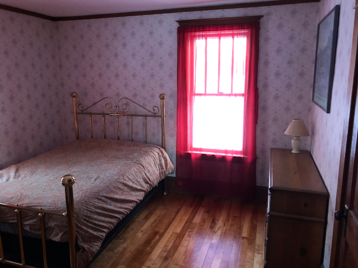 2 Private BedRooms In Charming Home With Scenic River Views Near Major Healthcare And Essentials - Photo 2